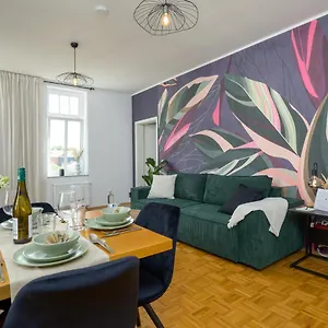  Apartment Le Vacation 3-room-apartment 67qm, Kueche, Netflix, Free-tv Deutschland